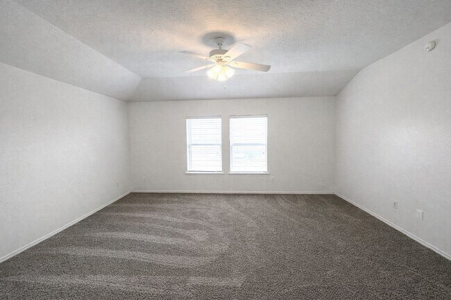 Building Photo - 20519 Lantern Springs Ln