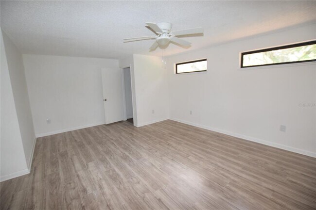 Building Photo - 904 Sumter St