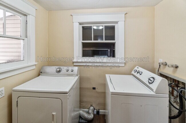 Building Photo - 2627 N Martin St