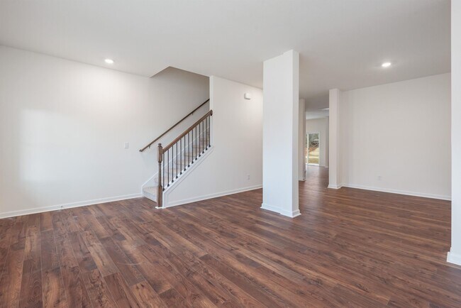 Building Photo - 4734 Willow Bluff Cir