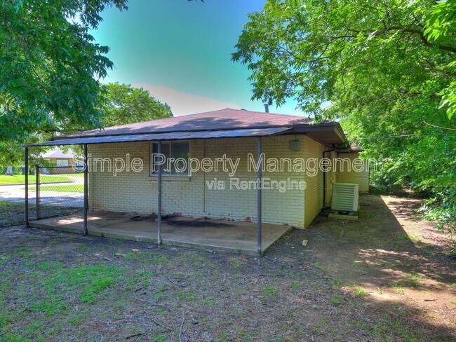 Building Photo - 4301 N Terry Ave