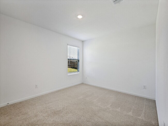Building Photo - 6736 Bramblewood Dr