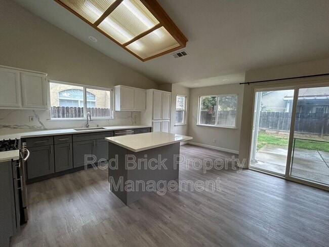 Building Photo - 2123 Princeville Ct