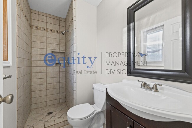 Building Photo - 7102 Brookhill Dr E