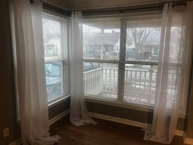 Building Photo - 2326 Barrett Ave