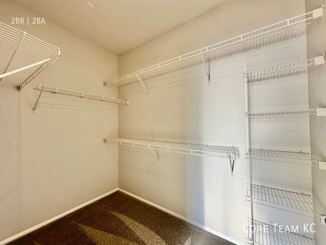 Building Photo - 701 Westport Rd