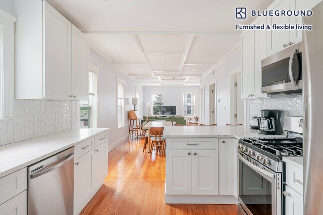 Building Photo - 1008 Winthrop Ave