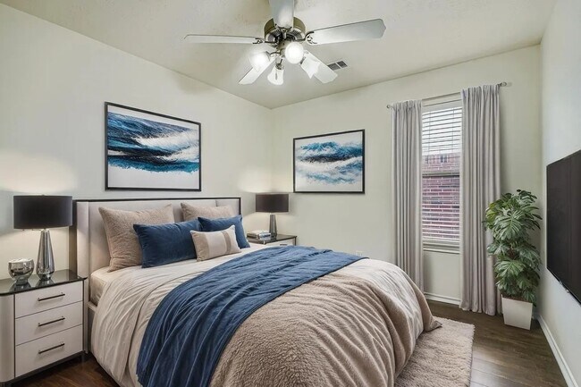 Building Photo - 24607 Tribeca Ln