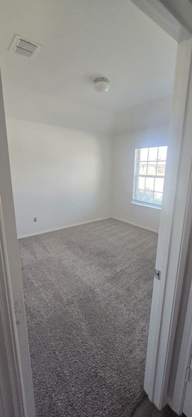Building Photo - 1350 Acmite Ave