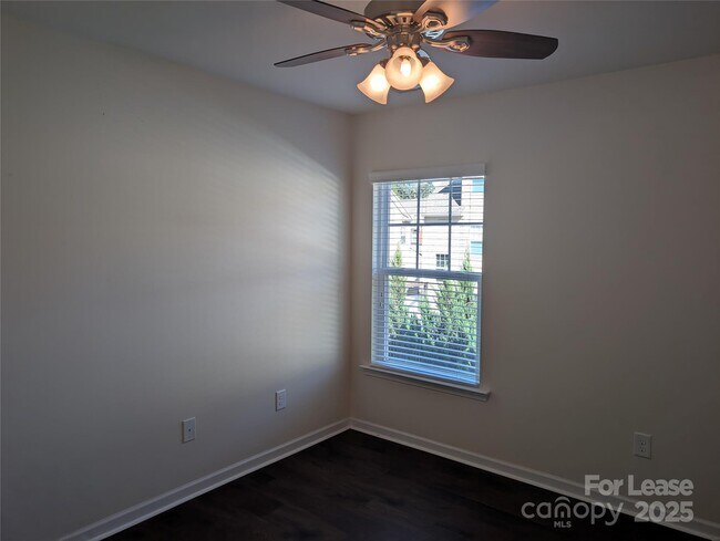 Building Photo - 115 Dellbrook St