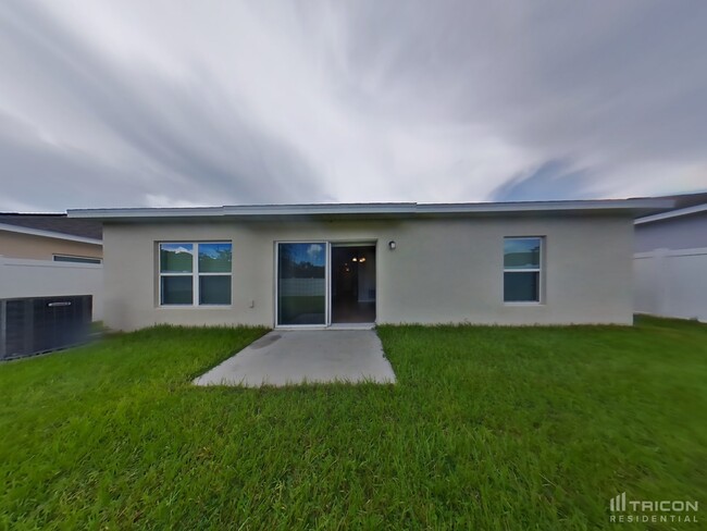 Building Photo - 4650 Baymoor Dr