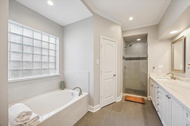 Building Photo - 1122 Daria Dr