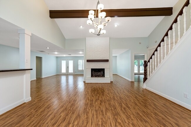 Building Photo - 5511 Greentree Dr