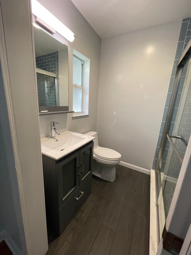 Building Photo - 386 Croton Dr