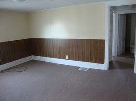 Building Photo - 225 College Ave