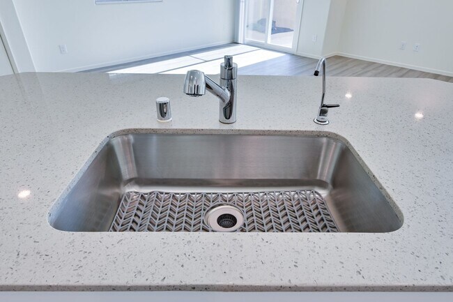 Building Photo - NW 3 Bedroom Townhouse!! Gated Community Pool!! 2 Car Garage!!! No Carpet downstairs.