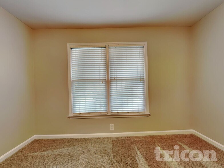 Building Photo - 206 Brightwater Dr