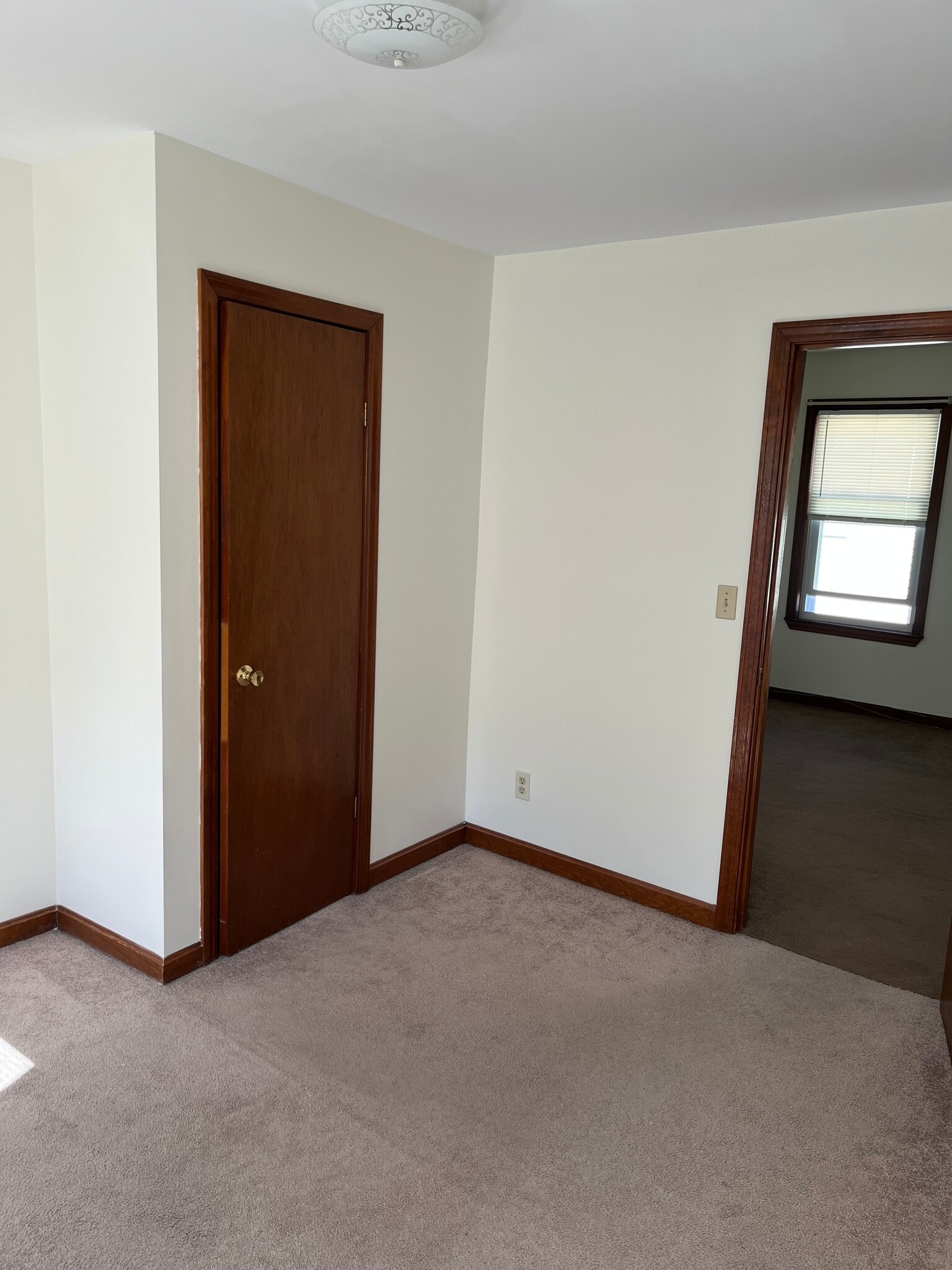 Building Photo - 11 Highland Ave