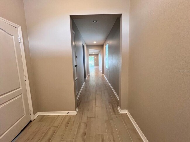 Building Photo - 1449 Paget Cove