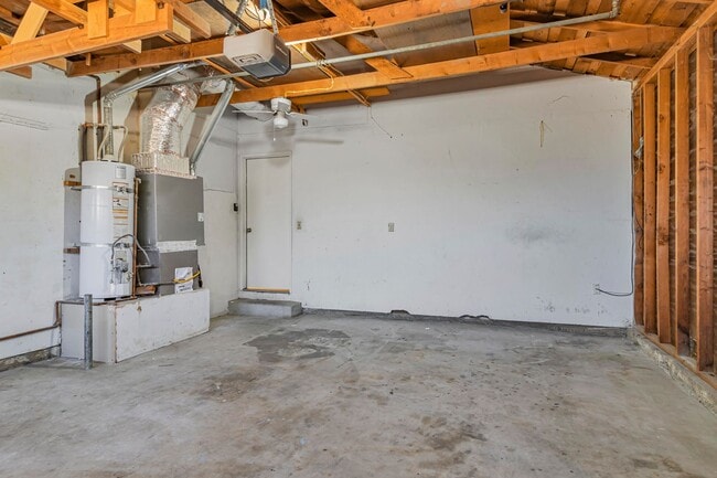 Building Photo - 542 Alberta Ave