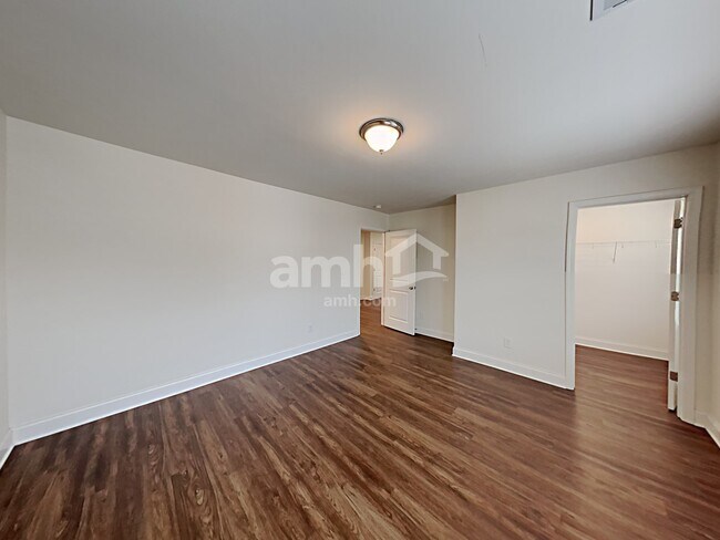 Building Photo - 718 Cyprus Ave