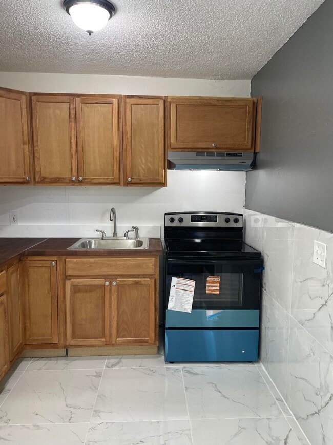 Building Photo - 8131 SW 6th St