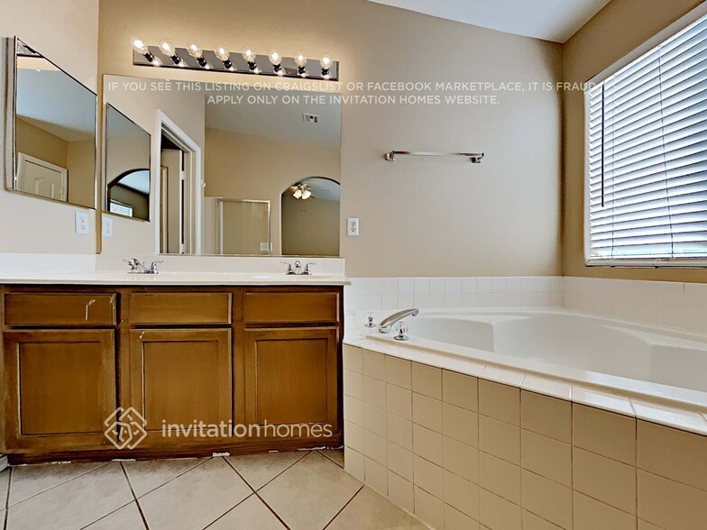 Building Photo - 311 Mulberry Glen Dr