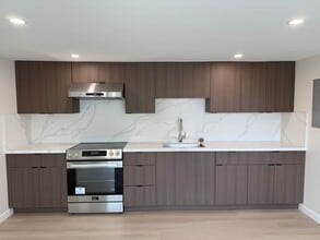 Building Photo - Gilman Dr