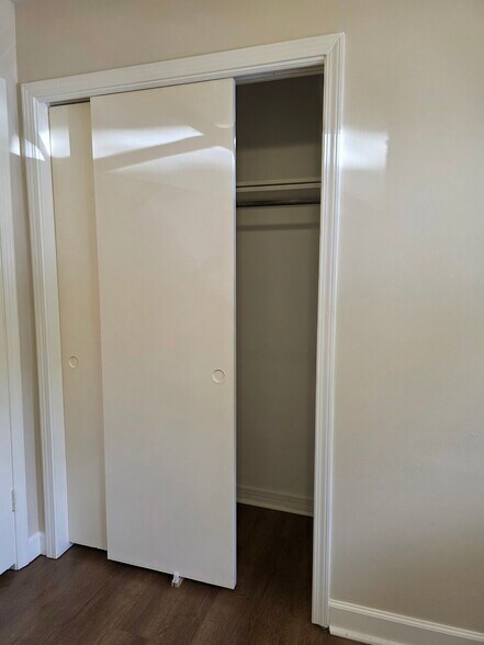 Building Photo - 651 Ynestra Dr