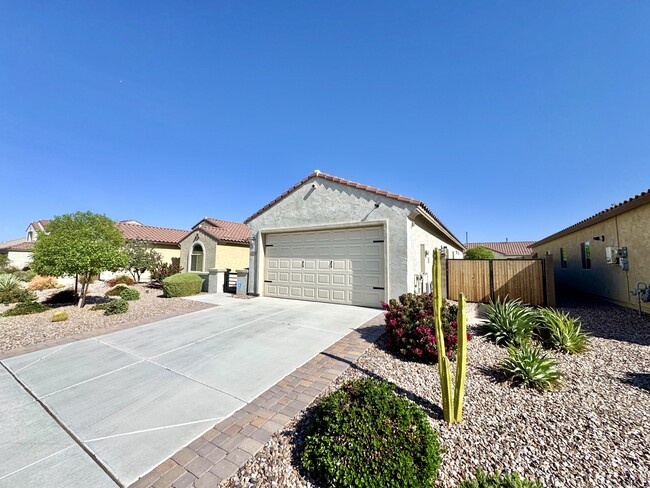 Building Photo - 5576 W Heritage Way