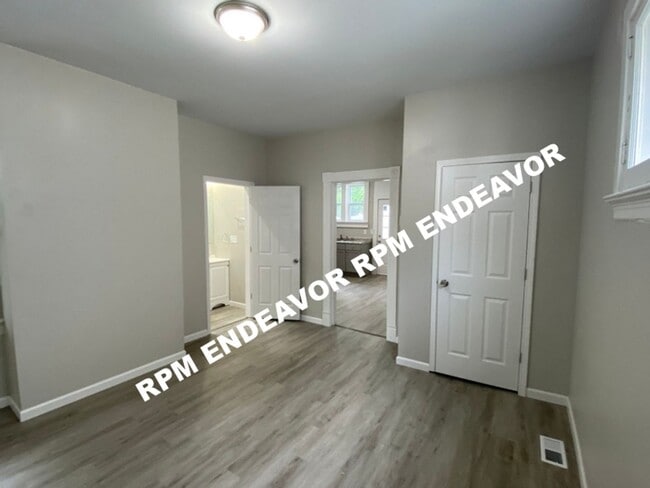 Building Photo - 3Bed/1Bath Single Family Home !! In Lemay!!!