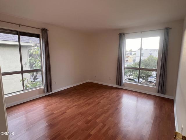 Building Photo - 330 S Mentor Ave