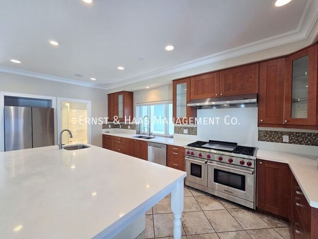 Building Photo - 1848 Benecia Ave