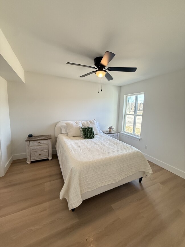 Building Photo - 1120 W Cato Springs Rd