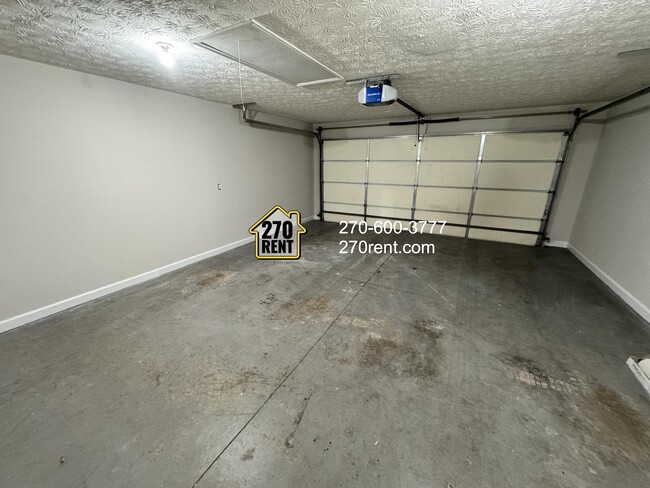 Building Photo - 140 Twin Lakes Dr