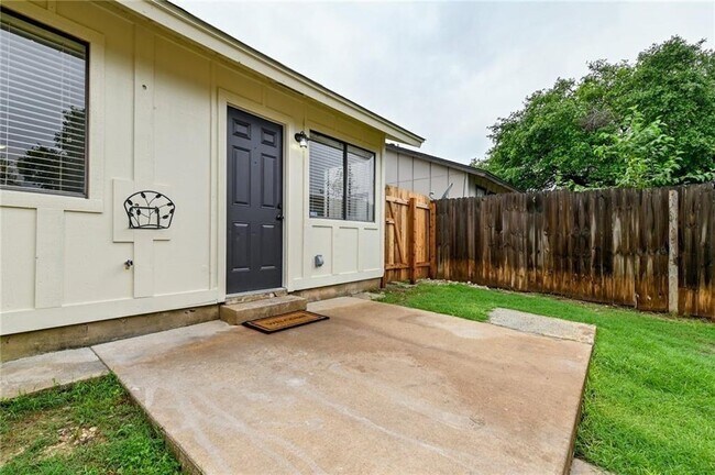 Building Photo - 1602 W Braker Ln