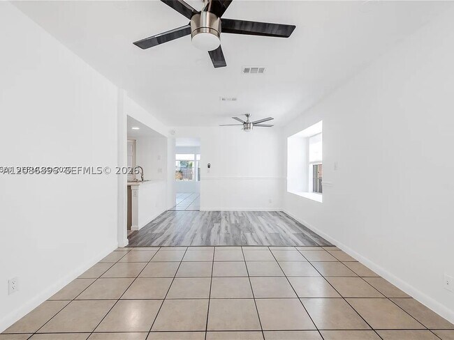 Building Photo - 5800 Rambler Rose Way