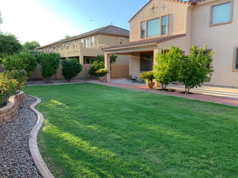 Building Photo - 2493 E Bridgeport Pkwy