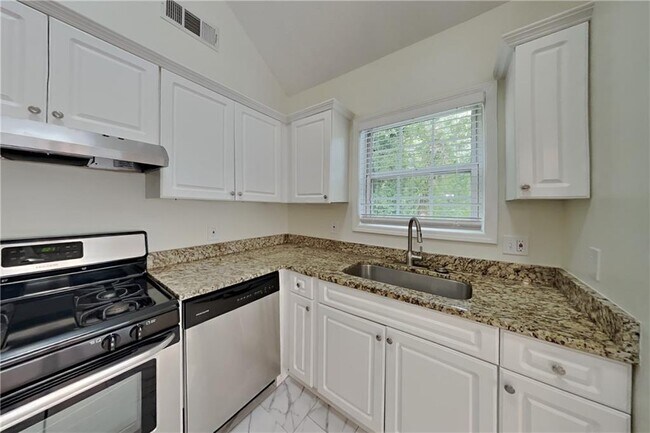Building Photo - 5135 Gable Ridge Way