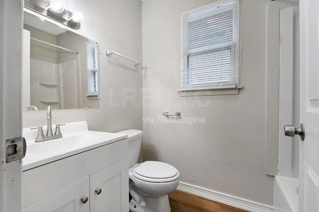 Building Photo - 929 Camden Ave