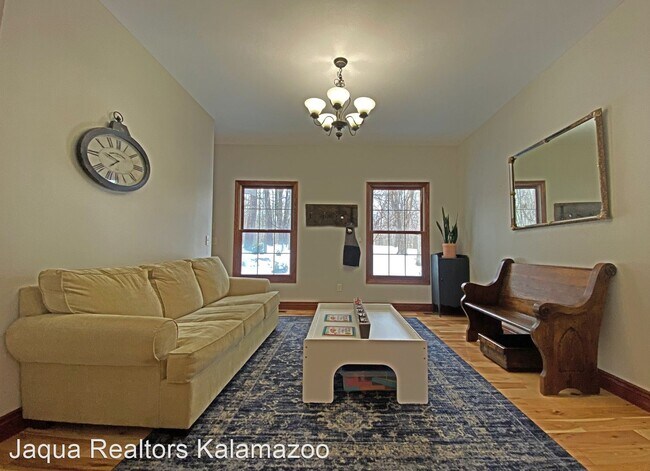 Building Photo - 4 br, 3.5 bath House - 7270 Owen Drive