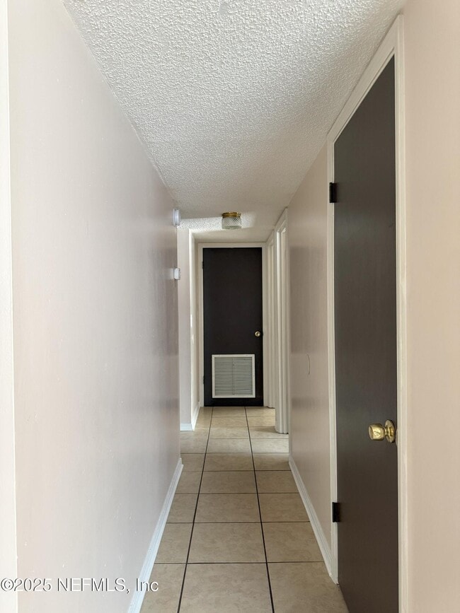 Building Photo - 460 Crabapple Ct