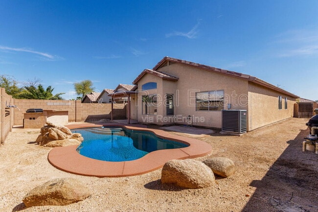 Building Photo - 15820 W Monroe St