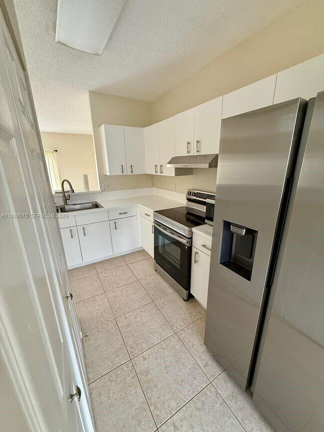 Building Photo - 16111 Emerald Cove Rd