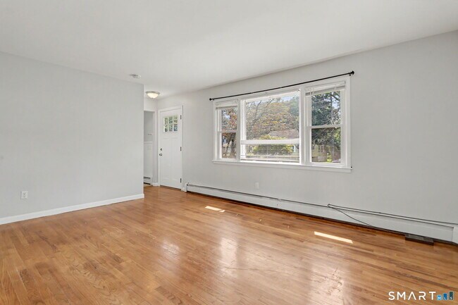 Building Photo - 115 Forestview Rd