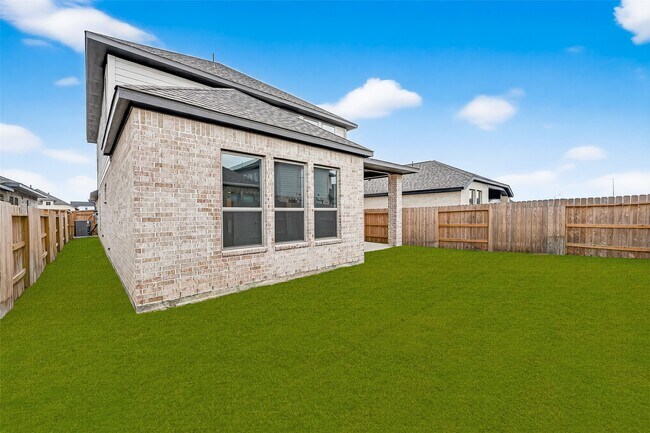 Building Photo - 5019 Bowen Pr Dr