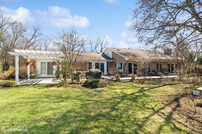 Building Photo - 1674 Bowling Green Dr