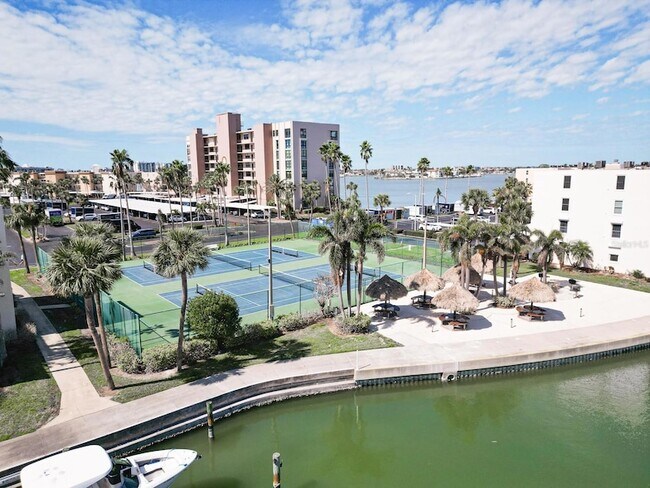 Building Photo - 7910 Sun Island Dr S