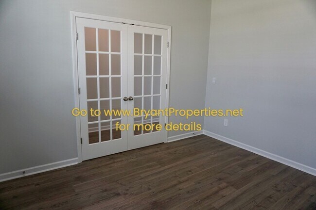 Building Photo - 1531 Rosewood Dr