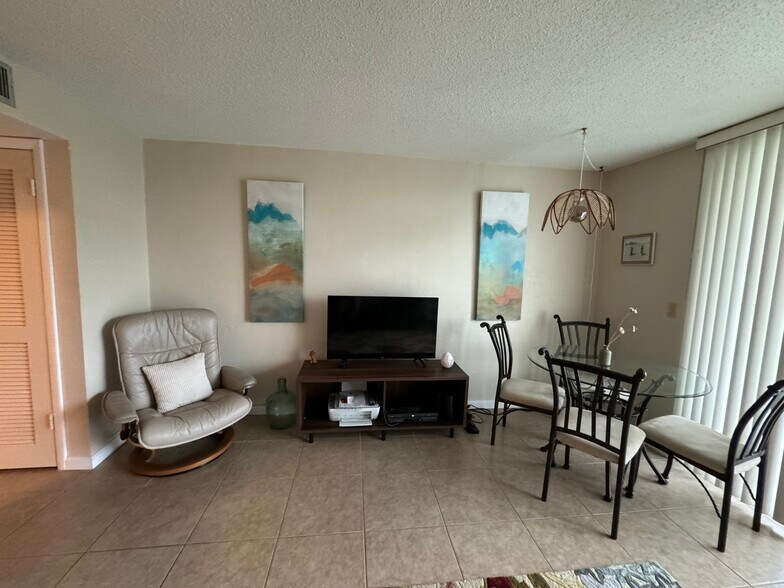 Building Photo - 1437 N ATLANTIC Ave